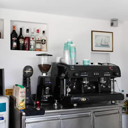 Dionysia S4 アパート アリカナス